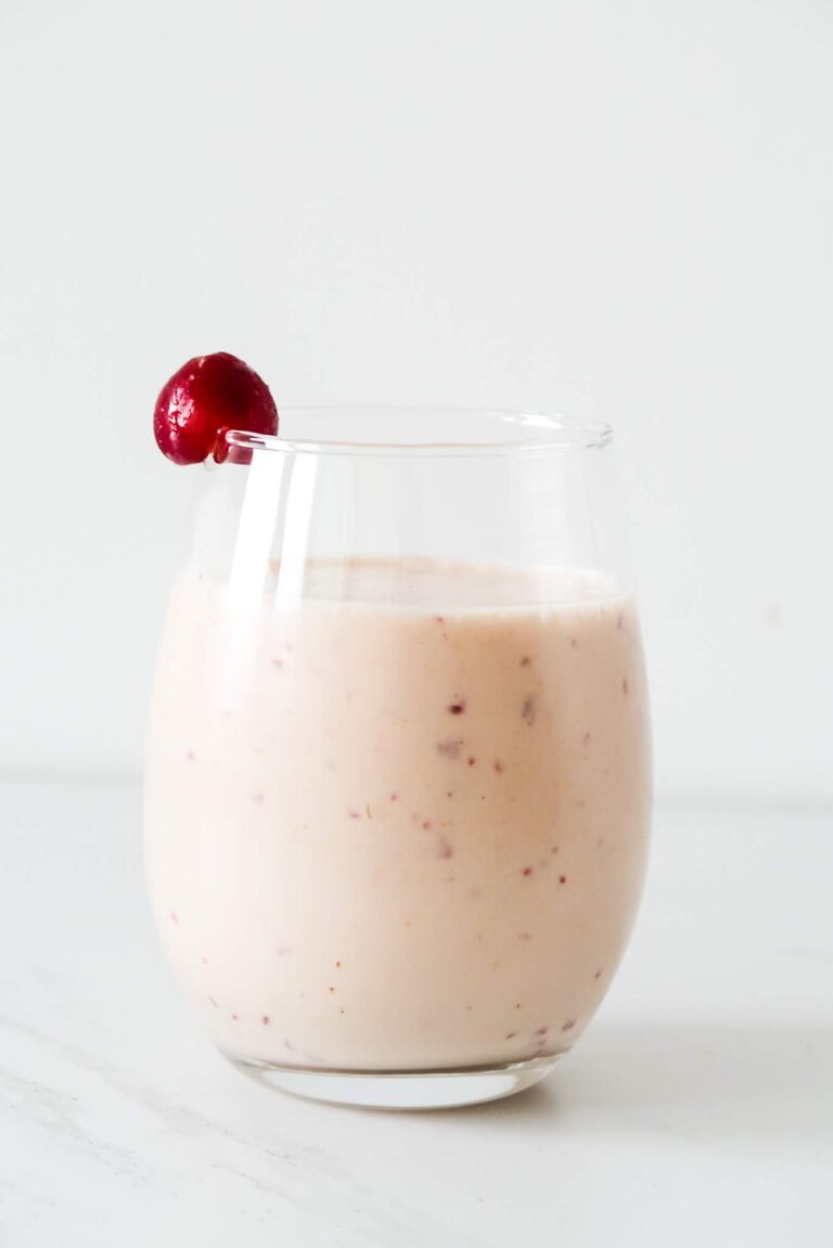 Super delicious coconut cherry smoothie recipe - the perfect healthy smoothie recipe! Sweet, refreshing and delicious, it’s great for breakfast, dessert or a snack! Made with only 5 ingredients it’s easy to make and takes almost no time.