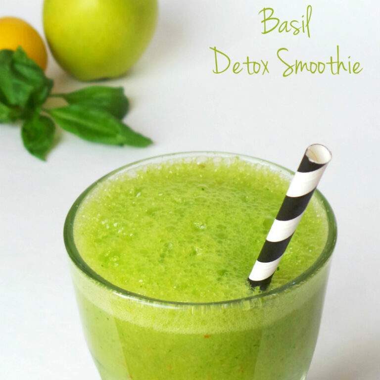 healthy strawberry smoothie without banana - easy snack that is delicious, vegan and paleo! Makes eating clean really easy.