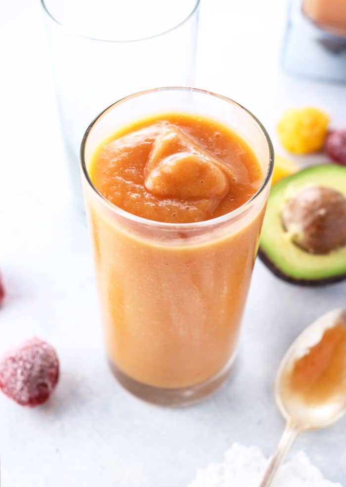 Strawberry Mango Smoothie - Detoxinista