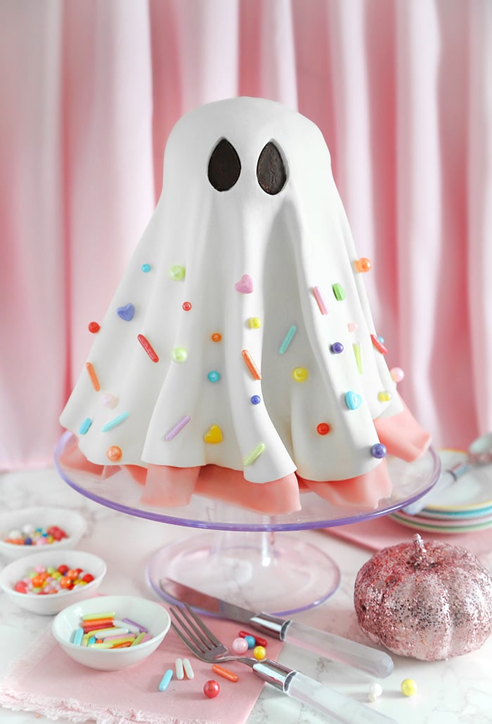 Adorable Ghost Cake with Sprinkles (No Fondant Needed!)